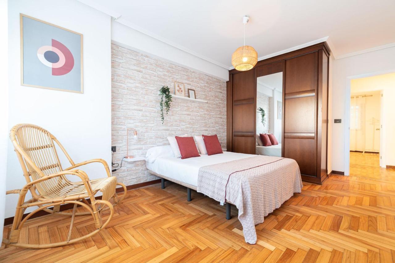 Amplia Vivienda Con Garaje Lejlighed Vigo Eksteriør billede
