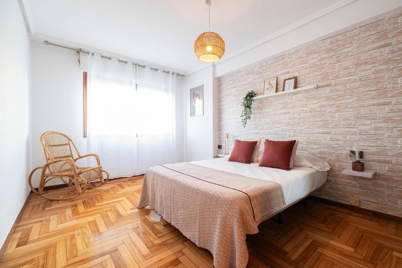 Amplia Vivienda Con Garaje Lejlighed Vigo Eksteriør billede
